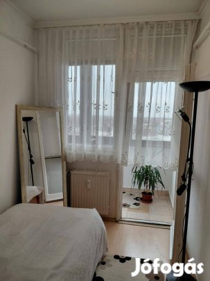 Panellakás abszolút belvárosban eladó!