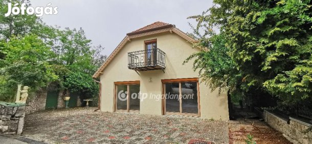 Pannonhalmai eladó 200 nm-es ház