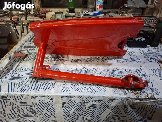 Pannonia P12 hátsó villa