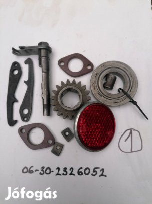 Pannonia P-20 P-21 alkatrészek egyben. 