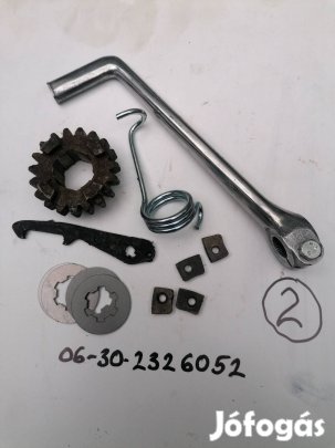 Pannonia P-20 P-21 alkatrészek egyben. 