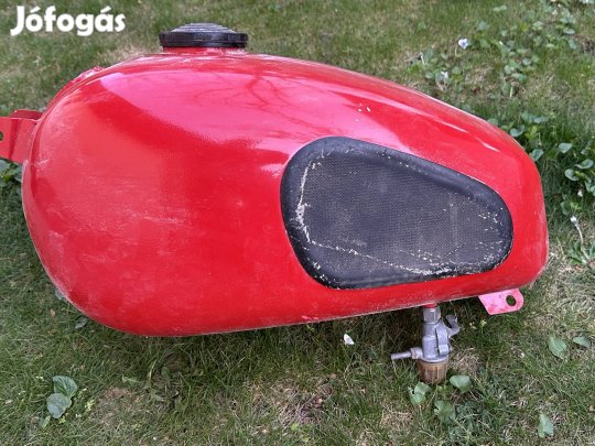 Pannónia benzintank