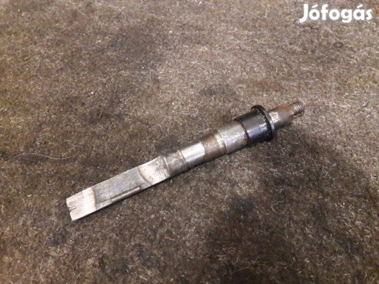 Pannónia gyári kuplung kinyomó tengely