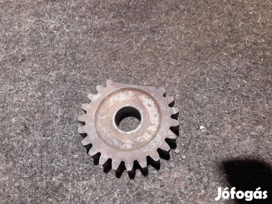 Pannónia kuplung berúgótengely köz fogaskerék