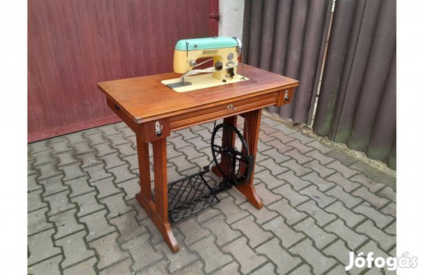 Pannonia varrógép + rászerelhető motor, pedál szett