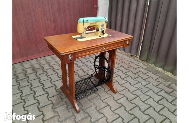Pannonia varrógép + rászerelhető motor, pedál szett