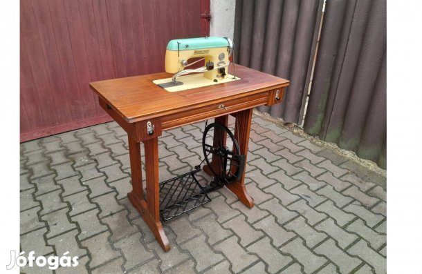 Pannonia varrógép +rászerelhető motor, pedál szett