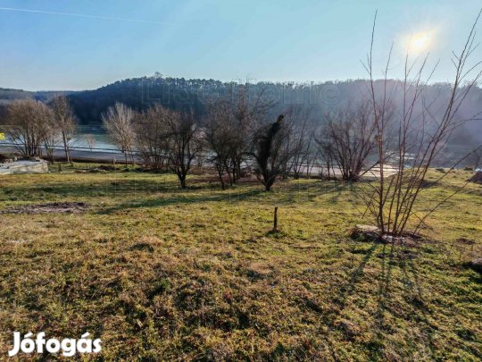 Panorámás ZALACSÁNYI ÉPÍTÉSI TELKET eladó.