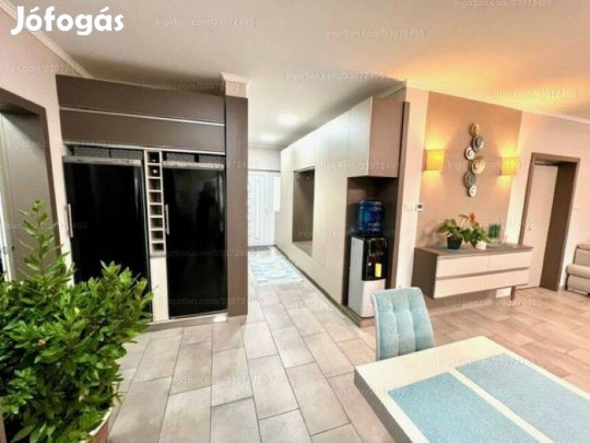 Panorámás, tóparti álomotthon Környén!