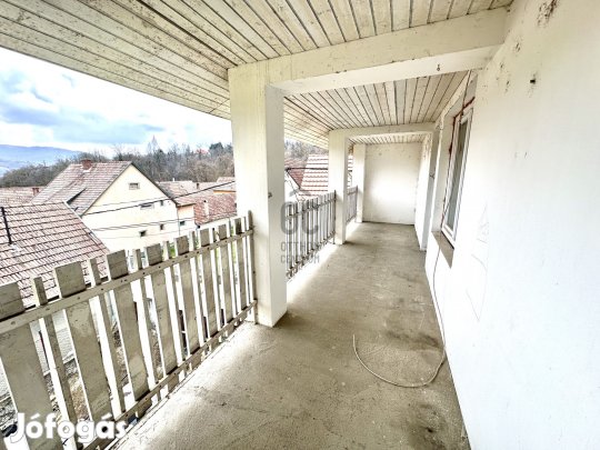 Panorámás családi ház Nagymaroson  befejezésre várva vagy kulcsrakész