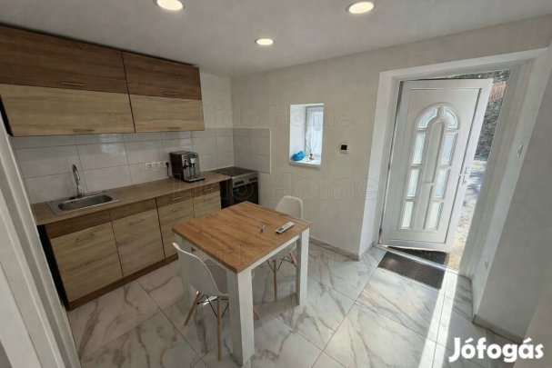 Panorámás kis ház a Bakony szívében  tökéletes pihenőhely vagy