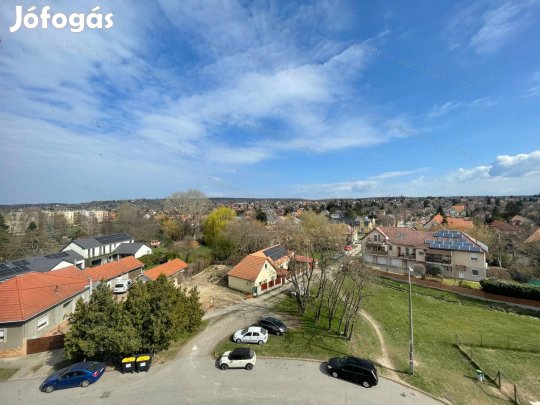 Panorámás kis lakás remek helyen