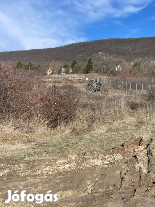Panorámás zártkerti telek eladó Pilisszántó gyönyörű hegyoldalában!