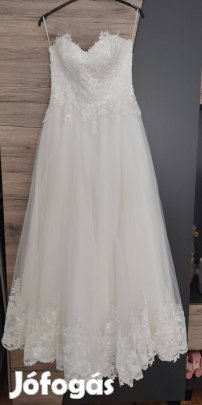 Pánt nélküli menyasszonyiruha