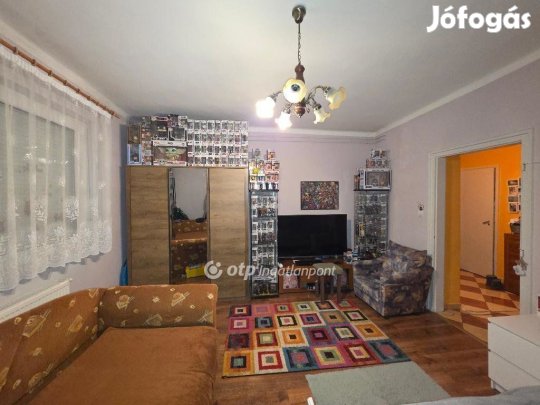 Pápai 137 nm-es ház eladó