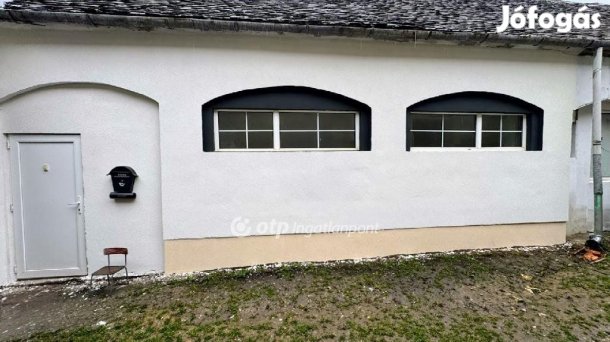 Pápai 70 nm-es lakás eladó