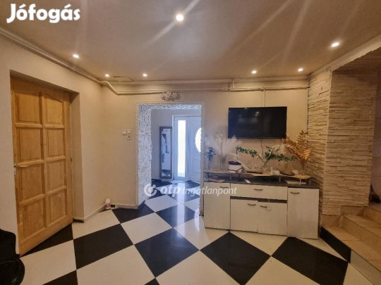 Pápai 75 nm-es ház eladó