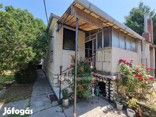 Pápai 93 nm-es ház eladó
