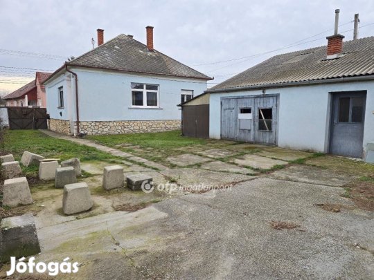 Pápai 96 nm-es ház eladó