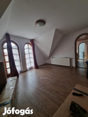 Pápai eladó 185 nm-es ház