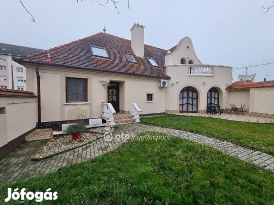 Pápai eladó 185 nm-es ház