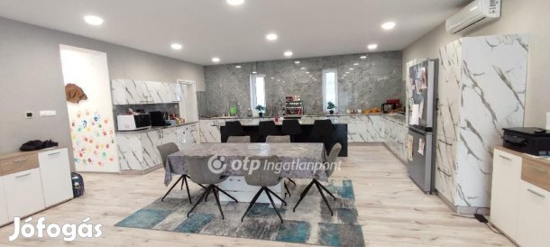 Pápai eladó 360 nm-es ház