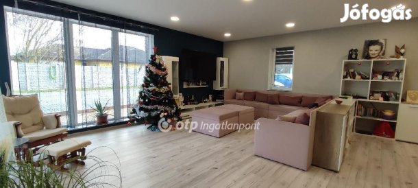 Pápai eladó 360 nm-es ház