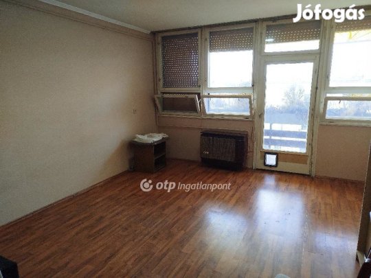 Pápai eladó 44 nm-es lakás