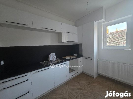 Pápai eladó 46 nm-es lakás