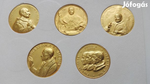 Pápai érem szett 1954-es aranyozott certivel 5 db eredeti csoma