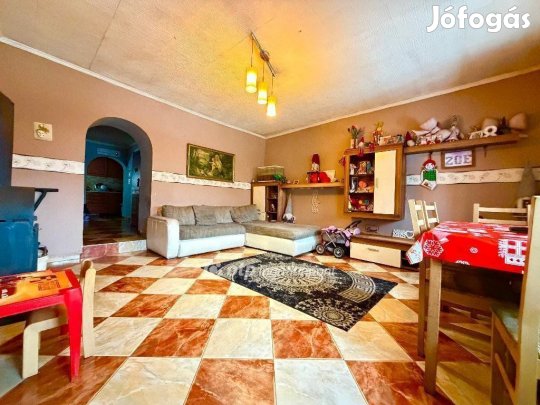 Pápateszéri 114 nm-es ház eladó