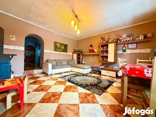 Pápateszéri 114 nm-es ház eladó