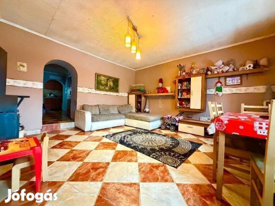Pápateszéri eladó 114 nm-es ház