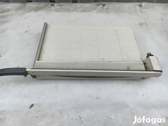 Papírvágó gép (karos vágógép) ipari fém A4 idea lapleszóritós