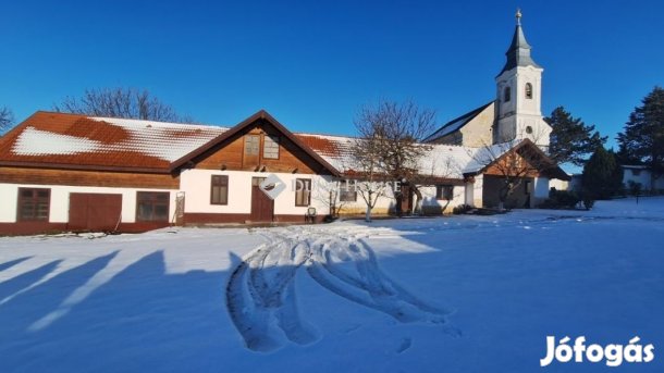 Papkeszii 320 nm-es ház eladó