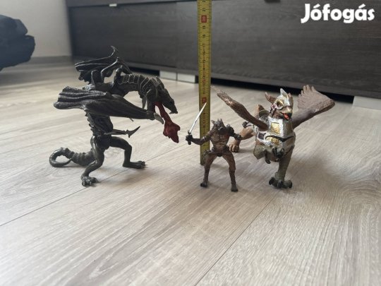 Papo sárkány és főnix katonával