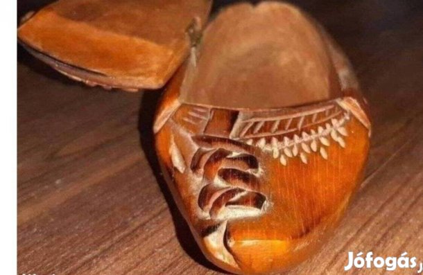 Papucs forma tároló dobozka