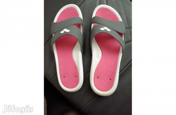 Papucs új, női, Arena márkájú, 41-es méretben eladó