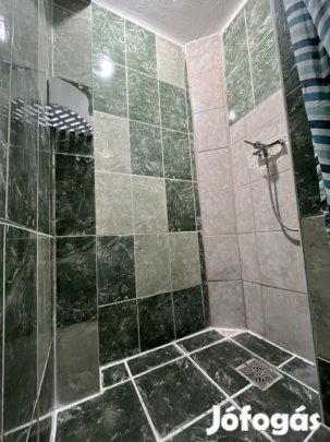 Pár lépésre a Széchenyi tértől, 2 szobás lakás eladó