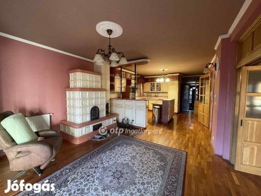 Parádi 427 nm-es ház eladó