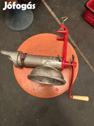 Paradicsom paszírozó