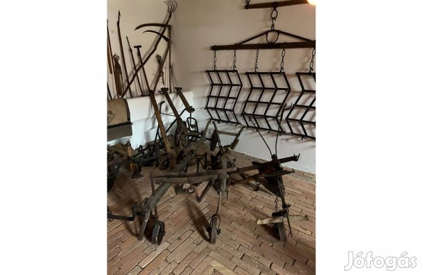 Paraszti udvar szerszámai egyben