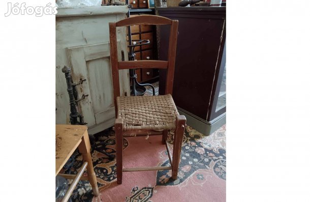 Parasztszék, egyszerű házi készítésű, 19. századi fonott zsinór ülőkés