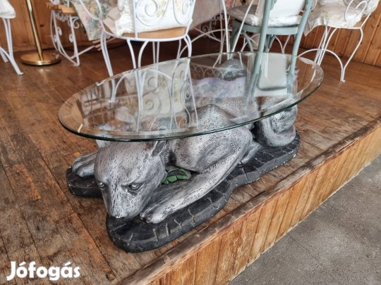 Párduc dohányzóasztal üveglappal 