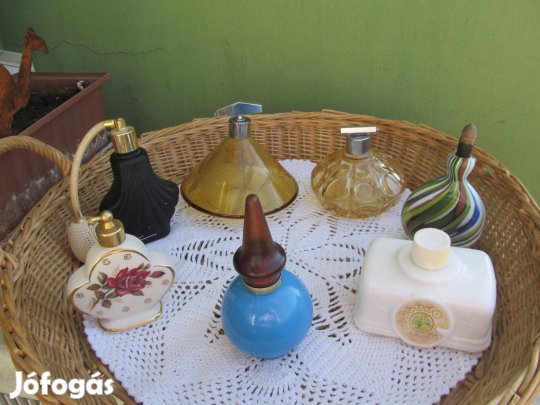 Parfümös üveg gyűjtemény 7 db