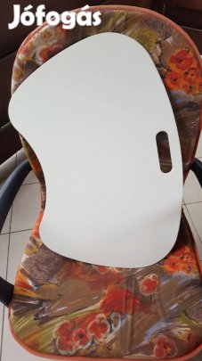 Párnázott fehér laptoptartó