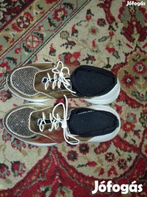 Párszor viselt, divatos elegáns 40-es átmeneti sportcipő-olcsón