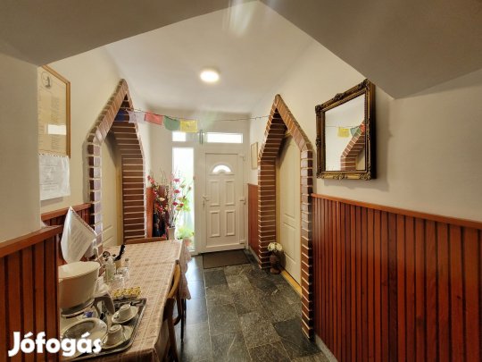 Pásztorvölgyi panzióház  eladó.