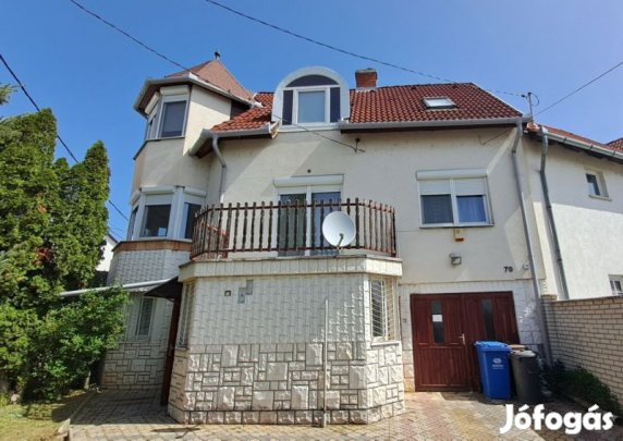 Patacs városrészen 3 szintes családi ház eladó!