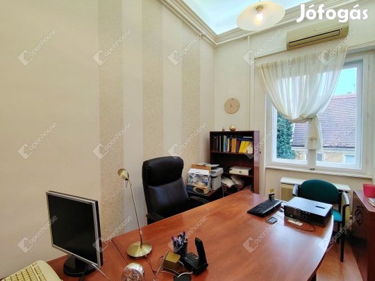 Patina és nyugalom Székesfehérváron, az Ön irodájában